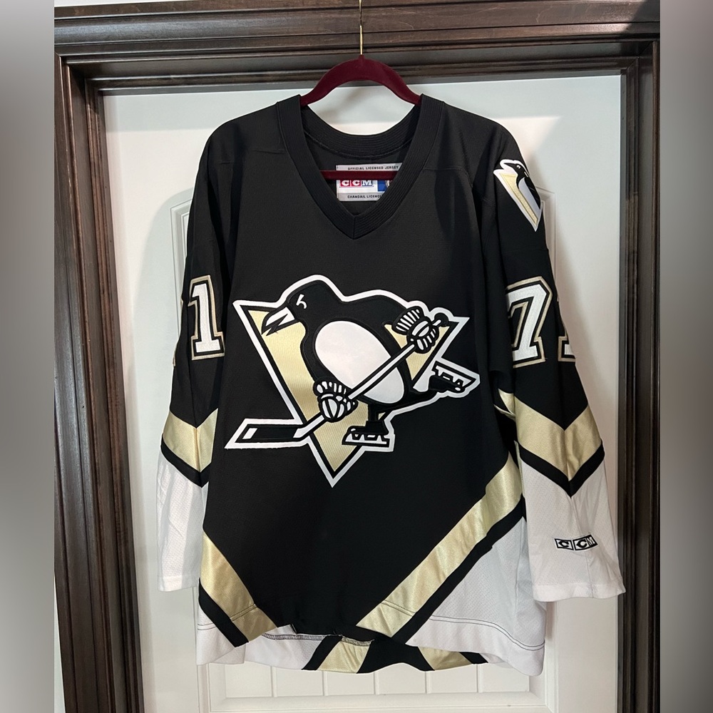 Evgeni Malkin Official Licensed Jersey - Picture 3 of 3